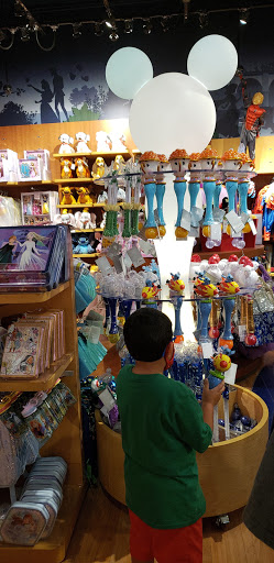 Toy Store «Disney Store», reviews and photos, 350 W Hillcrest Dr, Thousand Oaks, CA 91360, USA