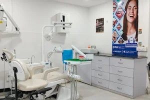 Orthosqaure Dental Clinic Model Town image