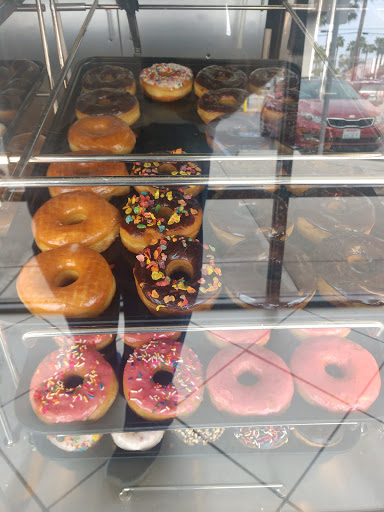 Donut Shop «Yum Yum Donuts», reviews and photos, 6411 E Spring St, Long Beach, CA 90808, USA