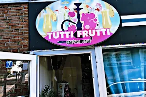 Tuttifrutti Cocktail und Shisha bar كافتيريا توتي فروتي image