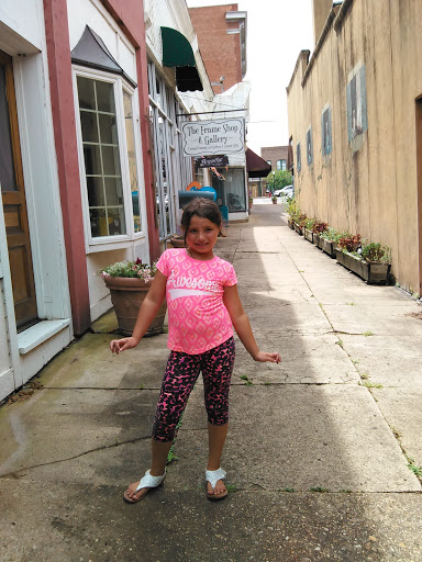 Antique Store «Downtown Antiques Mall», reviews and photos, 1 Court Square, West Plains, MO 65775, USA