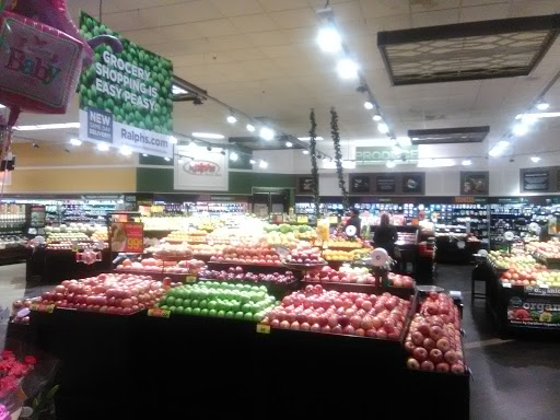 Grocery Store «Ralphs Fresh Fare», reviews and photos, 25930 McBean Pkwy, Valencia, CA 91355, USA