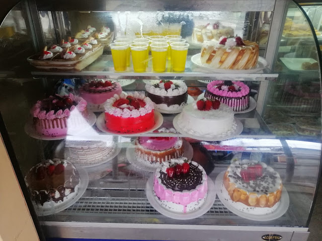 Panaderia y pastelería Dulces Bendicion el rincon colombiano - Machala