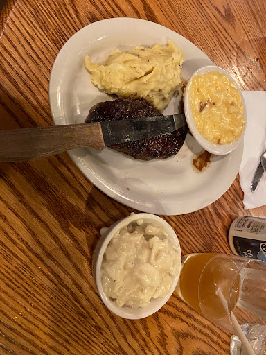 American Restaurant «Cracker Barrel Old Country Store», reviews and photos, 10090 Daniels Pkwy, Fort Myers, FL 33913, USA