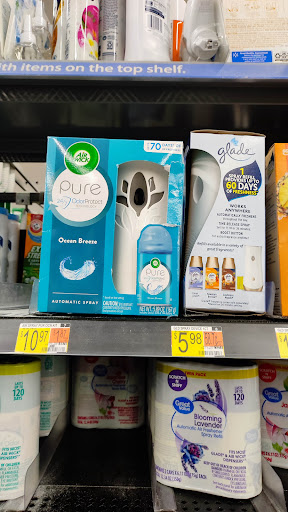 Discount Store «Walmart», reviews and photos, 1360 Town Centre Dr, Eagan, MN 55123, USA