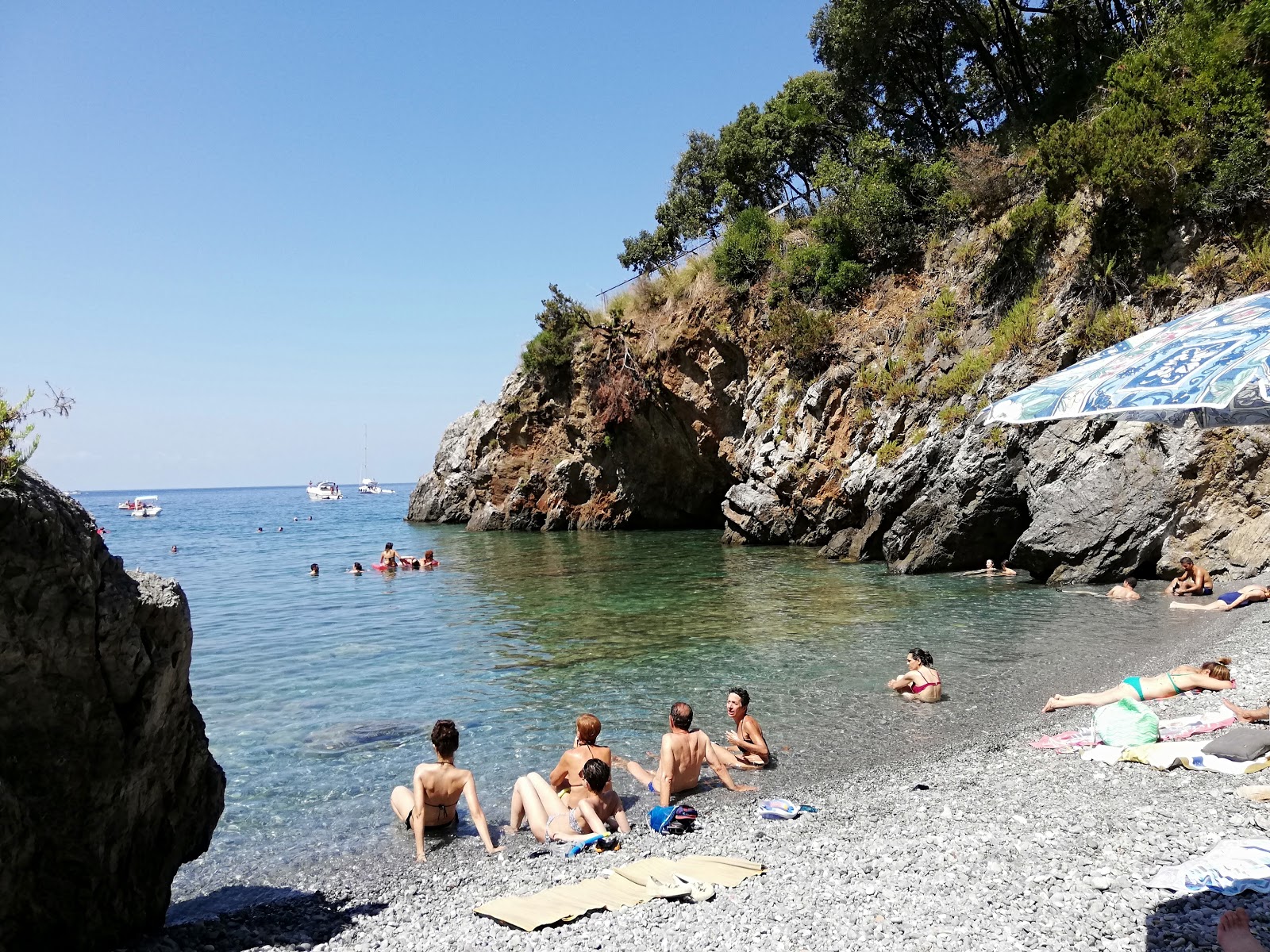 Fotografie cu Spiaggia Cala del Citro cu o suprafață de pietricel gri fin