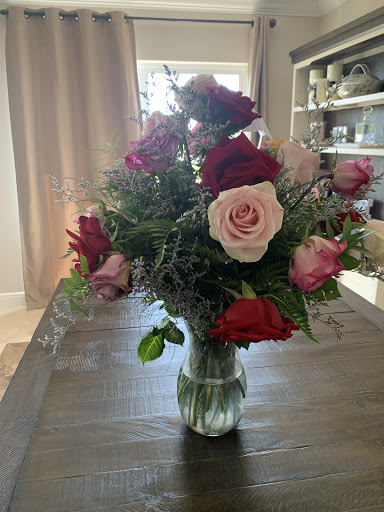 Florist «BloomTown Florist», reviews and photos, 218 W Bay Dr, Largo, FL 33770, USA