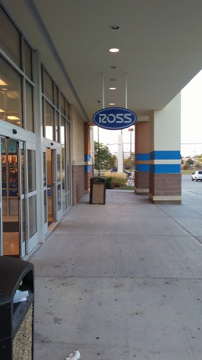 Clothing Store «Ross Dress for Less», reviews and photos, 3533 S 27th St, Milwaukee, WI 53221, USA
