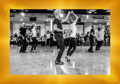 Accademia Danza Scuola Di Ballo Direzione Virna e Rossano