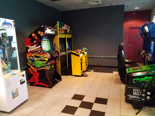 Movie Theater «AMC Classic Vernon Hills 8», reviews and photos, 555 Lakeview Pkwy, Vernon Hills, IL 60061, USA