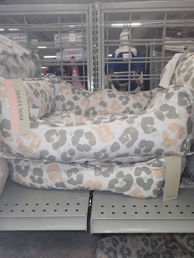 Clothing Store «Burlington Coat Factory», reviews and photos, 1300 N Larkin Ave, Joliet, IL 60435, USA