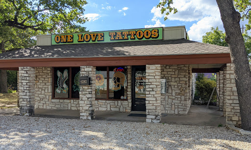 Tattoo Shop «One Love Tattoos», reviews and photos, 903 N Austin Ave, Georgetown, TX 78626, USA