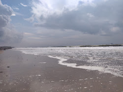Foto di Nemam Beach con parzialmente pulito livello di pulizia