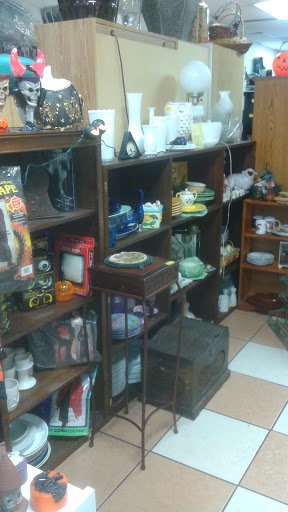 Thrift Store «Re wear Gear and More Thrift Store», reviews and photos, 6900 Stirling Rd, Hollywood, FL 33024, USA