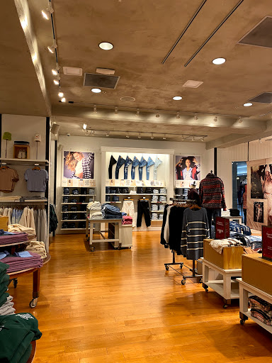 American Eagle & Aerie Outlet image 4