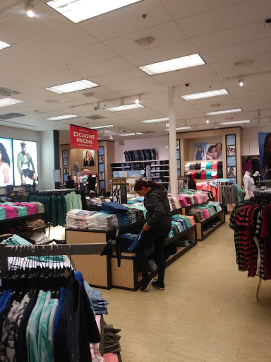 Clothing Store «Under Armour Factory House», reviews and photos, 100 Citadel Drive, Commerce, CA 90040, USA