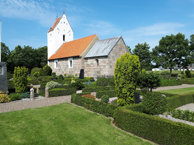 Anmeldelser af Lundby Kirke i Hobro - Kirke
