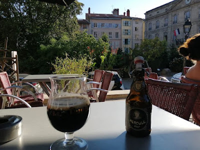 La main ô fût à Le Puy-en-Velay