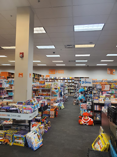 Used Book Store «2nd & Charles», reviews and photos, 6606 S Parker Rd, Aurora, CO 80016, USA