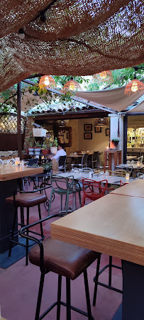 Atmosphère du Restaurant LE VIEUX BISTROT à Cabrières-d'Avignon - n°17