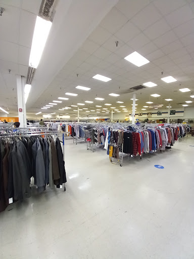Thrift Store «Goodwill of North Georgia: Kennesaw Store and Donation Center», reviews and photos, 2500 Cobb Pkwy N, Kennesaw, GA 30152, USA
