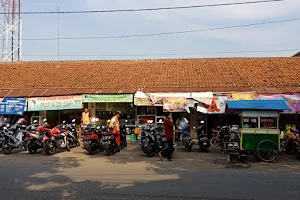 Pasar Leuwimunding Majalengka image