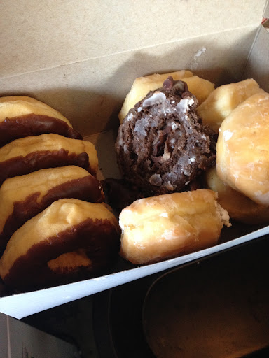 Bakery «Donut Days Bakery», reviews and photos, 185 Southland Dr, Lexington, KY 40503, USA