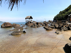 Photo de Loc Binh Beach zone des équipements