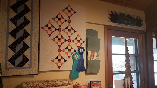 BEAR COUNTRY QUILTS & GIFTS image