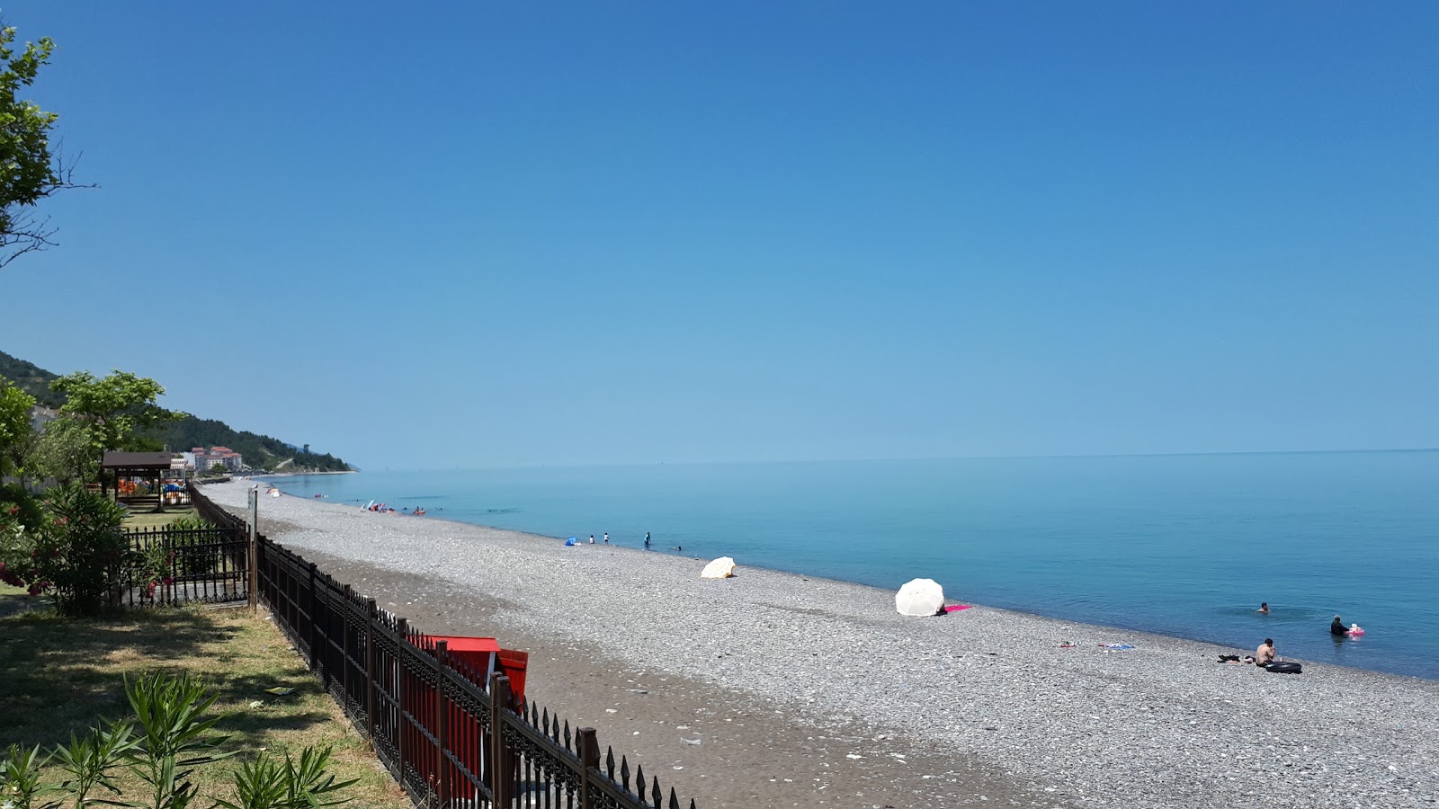 Foto di Inebolu Beach con una superficie del ciottolo grigio