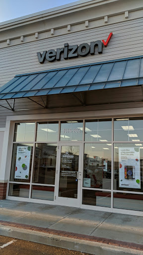 Cell Phone Store «Verizon Authorized Retailer / RW - Guilford CT», reviews and photos, 1919 Boston Post Rd #202, Guilford, CT 06437, USA