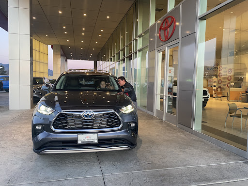 Car Dealer «Grants Pass Toyota», reviews and photos, 375 Redwood Hwy, Grants Pass, OR 97527, USA