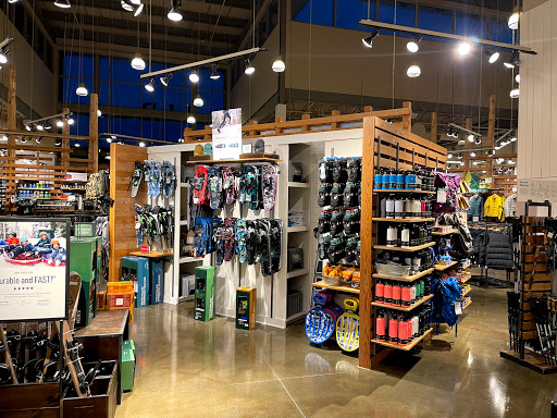 Clothing Store «L.L. Bean», reviews and photos, 75 Evergreen Way, South Windsor, CT 06074, USA