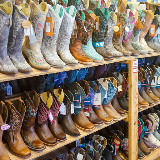 Western Apparel Store «Southside Westen & Outdoor Wear, Farm & Pet», reviews and photos, 3014 James L Redman Pkwy, Plant City, FL 33566, USA