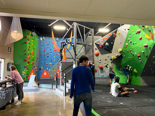 Rock Climbing Gym «Apex Climbing Gym», reviews and photos, 7200 W 106th St, Overland Park, KS 66212, USA