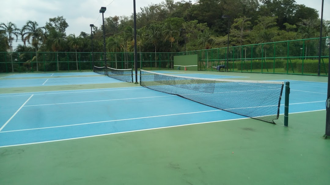 Court De Tennis