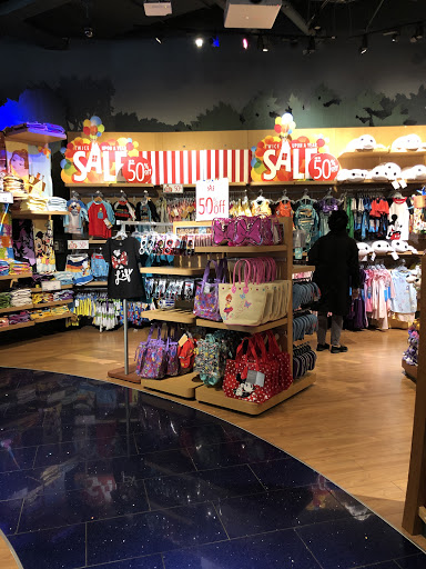 Toy Store «Disney Store», reviews and photos, 108 N State St, Chicago, IL 60602, USA