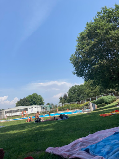 Piscinas Xunqueira de Ambía en Xunqueira de Ambía, Ourense
