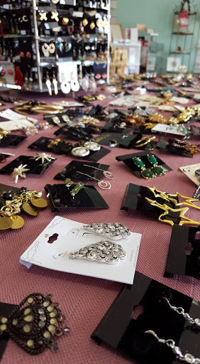 Thrift Store «American Cancer Society», reviews and photos, 2376 Grass Valley Hwy, Auburn, CA 95603, USA