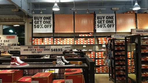 Shoe Store «Vans», reviews and photos, 485 N Tustin St, Orange, CA 92867, USA