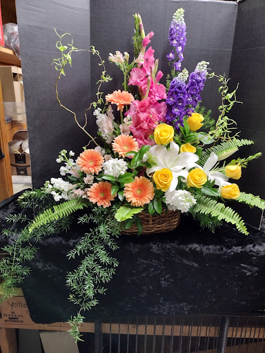 Florist «Flowers By Lobb», reviews and photos, 1382 Fort St, Lincoln Park, MI 48146, USA