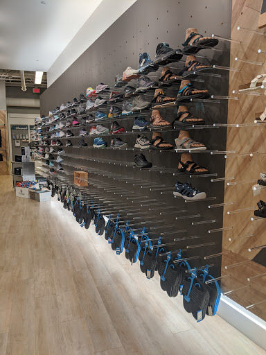 Sporting Goods Store «Gazelle Sports Kalamazoo», reviews and photos, 214 S Kalamazoo Mall, Kalamazoo, MI 49007, USA