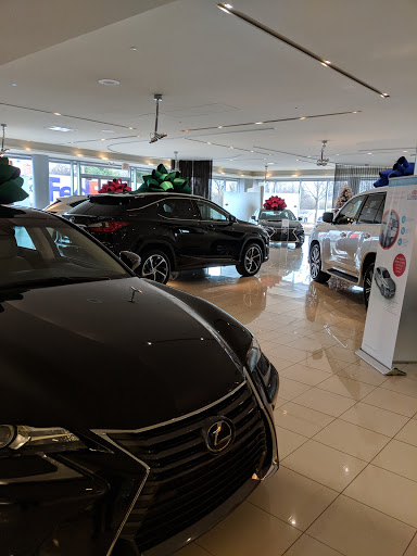 Lexus Dealer «Woodfield Lexus», reviews and photos, 350 E Golf Rd, Schaumburg, IL 60173, USA