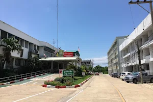 Bangchak Hospital image