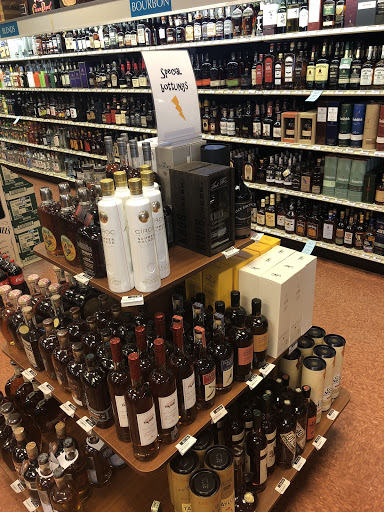 Wine Store «Cedar Bluff Discount Wines and Spirits», reviews and photos, 9141 Cross Park Dr #101, Knoxville, TN 37923, USA