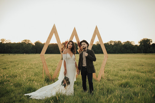 Bridal Shop «The Barefoot Bride», reviews and photos, 4726 Poplar Ave #4, Memphis, TN 38117, USA