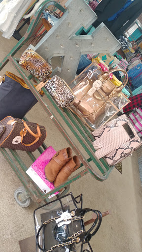 Boutique «The Kraze», reviews and photos, 101 N Oak Ave, Mineral Wells, TX 76067, USA