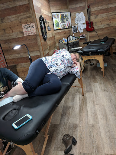 Tattoo Shop «Attitudes Muskegon», reviews and photos, 1610 Evanston Ave, Muskegon, MI 49442, USA
