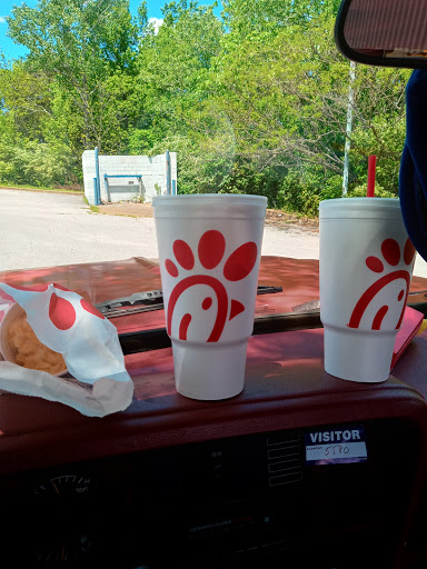 Fast Food Restaurant «Chick-fil-A», reviews and photos, 1 Arnold Mall, Arnold, MO 63010, USA