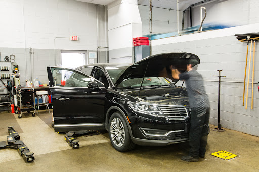 Auto Body Shop «Boucher Auto Body Repair & Paint Center - West Allis», reviews and photos, 3161 S 108th St #100, West Allis, WI 53227, USA